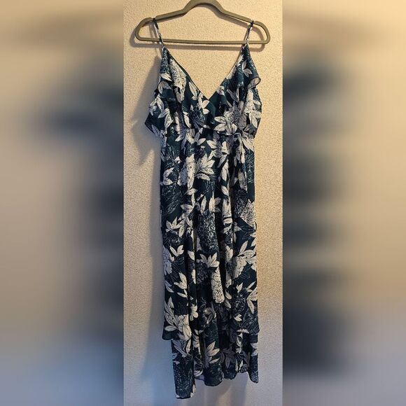 Bardot dress tiered ruffle Maxi dress with spaghetti straps, size Medium/8. New! - Picture 1 of 9